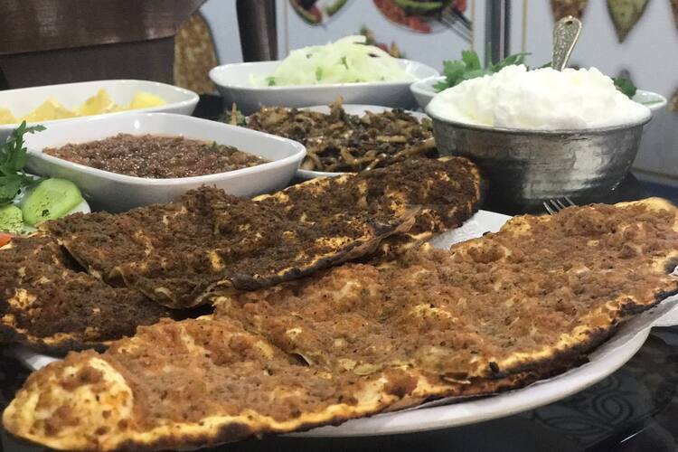 Buketist Lahmacun Mecidiyekoy Merkez Istanbul